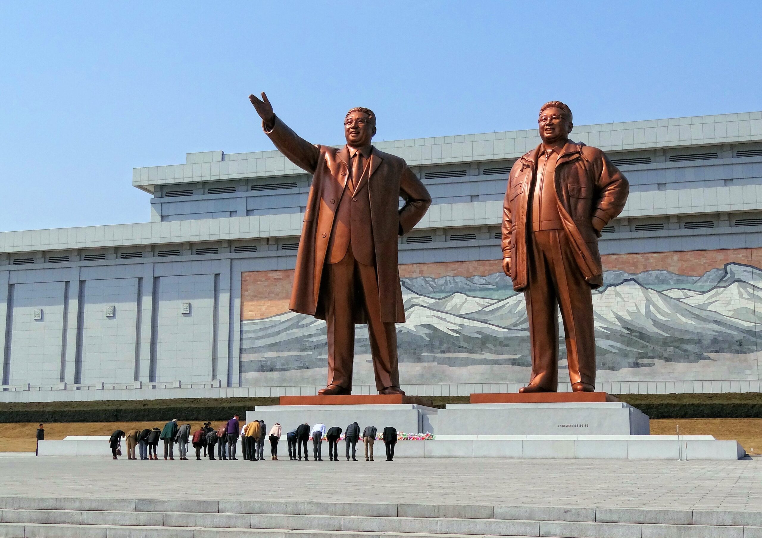 Opinion – Only a certain type of leader wants his face everywhere
